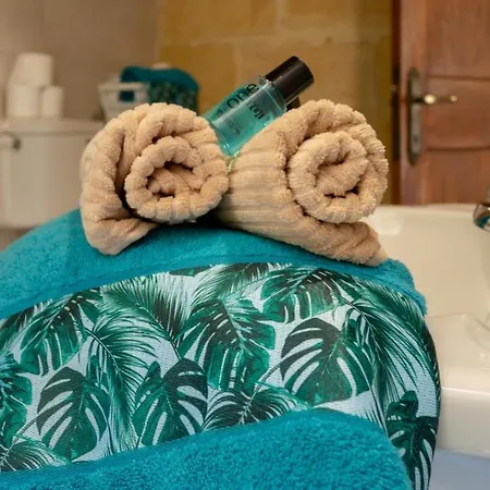 Il Gnejna Case de vacanță